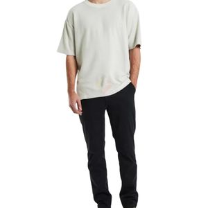 T-shirt Homme Gris Clair Délavé à l'Acide, Coupe Épaules Tombantes, Coton Vintage Finition Premium, Style Urbain, Vente en Gros, T-shirt Tendance pour Homme - Product Image 3