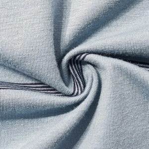 เสื้อโปโลผู้ชายลายทางถักแขนสั้นลำลองมีกระเป๋าสีเทา - Product Image 3