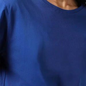 Camisetas transpirables lisas con cuello en V para mujer, camisetas deportivas de algodón personalizadas de manga corta, holgadas, informales, para verano. - Product Image 4
