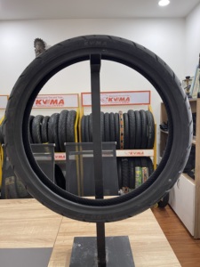 Carcasa de Neumático de Motocicleta Negra Nueva de Caucho Natural y Nylon KUMA K303 Fabricada en Vietnam 4PR/6PR/8PR 20000KM 12 Meses de Garantía - Product Image 4