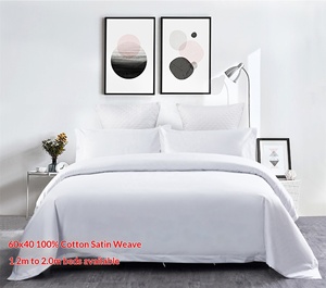 Set Biancheria da Letto Bianca in Cotone per Hotel: Pantofole, Accappatoi, Asciugamani, Tappeti da Bagno, Copripiumini e Inserti per Piumini - Product Image 1