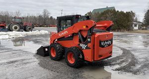 Nuevo Kubota SSV75 2026, Minicargadora con 74 Caballos de Fuerza, Cabina Completamente Cerrada con Calefacción y Aire Acondicionado - Product Image 4