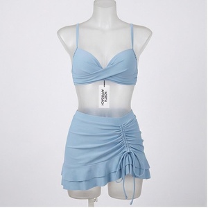 Ensemble tankini 2 pièces bleu clair pour femme NORTH APPROACH, haut croisé à bretelles et jupe froncée, maillot de bain - Product Image 1