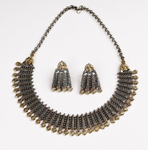 Conjunto de Collar y Pendientes Ghungroo de Plata Oxidada y Oro de Dos Tonos para Mujer, Joyería Étnica Tradicional - Product Image 4