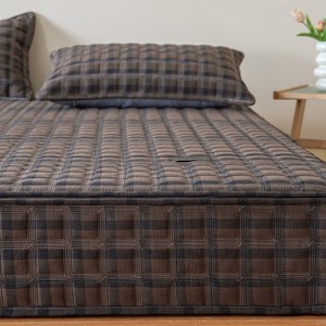 Quilted Woven 300tc 100% Polyester Air-Permeable Folding Mattress Cover Machine Washable All-Season <b>Bed</b> Protection <b>Pad</b> for - Product Image 3