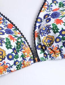 Conjunto de Bikini de 2 Piezas con Estampado Floral para Mujer, Escote Pronunciado con Logotipo en la Parte Delantera, Braguita Brasileña, Spandex, Poliéster Elástico, Corte Regular - Product Image 3