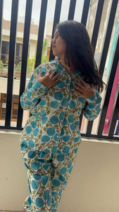 Ensemble pyjama deux pièces en coton pour femme, manches longues, imprimé floral, col rabattu, décontracté, pour l'été, avec fermeture boutonnée sur toute la longueur - Product Image 3