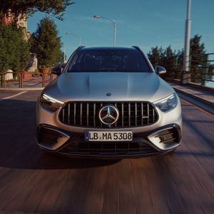 Mercedes GLC SUV de Lujo en Buen Estado con Transmisión Automática, Interior de Cuero y Tecnología Avanzada - Product Image 6