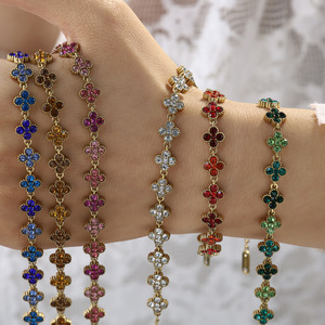 Bracelet ajustable avec charme trèfle à quatre feuilles en cristal brillant et strass pour femme et fille - Product Image 4