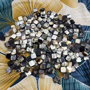 Cuentas cuadradas de cuerno de buey blanco con acabado brillante, hechas a mano, para pulseras al mejor precio. - Product Image 1