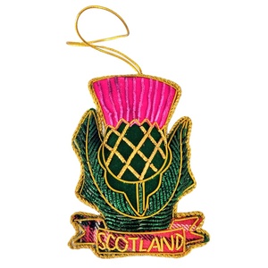 Ornement suspendu festif fait main, brodé à la main, 9 cm de long - Tulipe écossaise avec options personnalisées au prix le plus bas du marché - Product Image 1