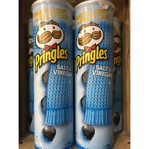 Chips de pommes de terre croustillantes au sel et au vinaigre Pringles Premium, saveur audacieuse et acidulée avec une expérience de croquant signature - Product Image 5