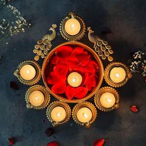 Bol Urli en métal artisanal en forme de Diya pour fleurs flottantes et bougies chauffe-plat, décoration de table pour la maison, le bureau et Diwali - Product Image 1