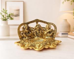 Offre Exceptionnelle : Statue de Laxmi, Ganesh et Saraswati en Métal Soudé Plaqué Or – Modèle Traditionnel et Moderne pour la Décoration Intérieure - Product Image 2