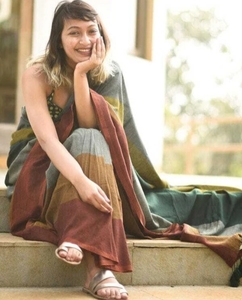 Sari en coton et lin Kanjivaram imprimé KV pour femmes - Vêtement traditionnel pour les fêtes (Multicolore Automne) - Product Image 6