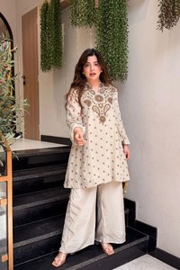 Conjuntos de Kurti, Pantalón y Dupatta Bordados en Georgette Pesado para Mujer - Product Image 3