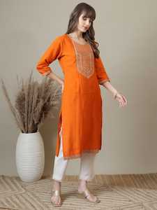 Kurti pour femmes en viscose et coton, coupe ample traditionnelle, longueur midi, orange, brodé, vêtements décontractés, vêtements de festival indiens, vêtements ethniques - Product Image 3