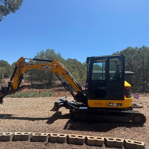Mini-excavatrice JCB 48Z-1 avec pince hydraulique, poids opérationnel de 10 à 500 lb, excavatrice sur chenilles, godet de 1,15 m, puissance de 120 kW - Product Image 1