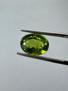 Natural <b>Peridot</b> Oval Cut China Origin Heat Treated Vivid Green Gemstone For <b>Ring</b> Jewelry Making Loose Stone - Product Image 3