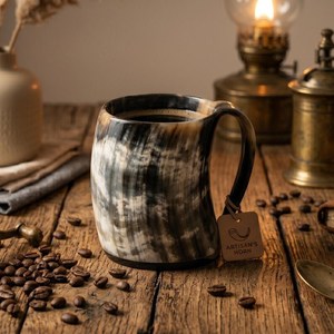 Mug en corne élégant, fabriqué artisanallement, motif uni, durable et magnifique, avec une touche historique – Possédez une œuvre d'art durable. - Product Image 3