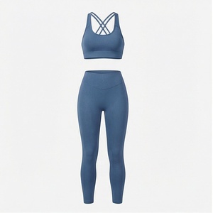 Ensemble de sport deux pièces personnalisé avec logo pour femme – Leggings d'exercice à taille élastique et tenue de yoga et fitness - Product Image 1