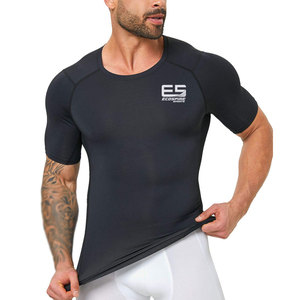 T-shirts de compression pour hommes de haute qualité, taille personnalisée, couleur unie, décontractés, séchage rapide, respirants, en spandex/polyester - Product Image 1