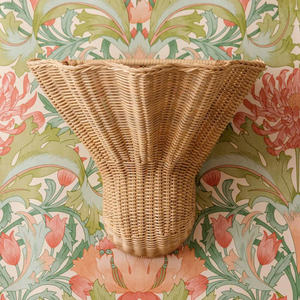 Cesta de Pared de Ratán Tejida a Mano en Forma de Cono Alto, Cesta Colgante Decorativa Rústica Moderna, Decoración de Pared Interior Hecha a Mano con Fibra Natural - Product Image 1