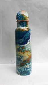 Bouteille d'eau en cuivre à motif floral abstrait bleu, design à motif symétrique, bouchon anti-fuite, bouteille réutilisable pour usage quotidien - Product Image 4