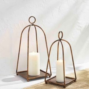 Porte-bougie en métal, nouveau design, finition dorée, décor élégant, finition antique, support à bougie pour l'éclairage - Product Image 1