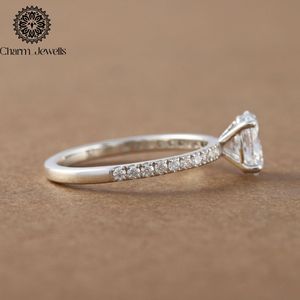 Anillo de Compromiso de Moissanita con Corte Ovalado para Mujer Charm_Jewells, Plata 925, Engaste de Garras, Estilo Clásico, Banda Pavé - Product Image 4