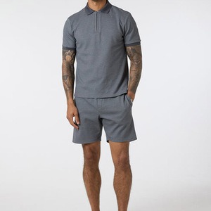 Ensemble personnalisable léger pour homme : T-shirt uni et short en tissu éponge doux, style hip-hop estival, tailles variées, imprimé, prix raisonnable - Product Image 1