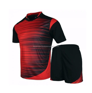 ชุดเสื้อฟุตบอลสโมสรแบบกำหนดเองได้ ฤดูกาลใหม่ 2022 พร้อมชื่อและโลโก้ แขนสั้น พิมพ์ลาย บริการ OEM สำหรับชุดทีม - Product Image 1