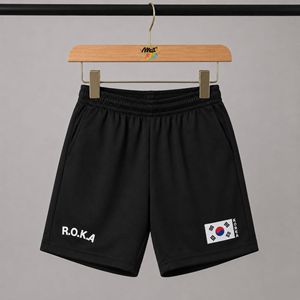 กางเกงขาสั้นกีฬาลำลองผู้ชาย MACCI สีดำ ผ้าซาตินโพลีเอสเตอร์ 100% ระบายอากาศ แห้งเร็ว เอวยางยืดปานกลาง - Product Image 1