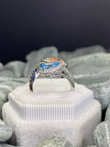 Anillo de diamantes azules y rosas con corte de pera Toi et Moi en oro blanco con engaste halo, anillo de compromiso y boda de lujo único para mujer - Product Image 2