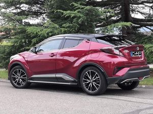 โตโยต้า C-HR SUV ปี 2020 มือสอง เกียร์อัตโนมัติ ไฟหน้า LED เบาะหนังสีเข้ม 6 ที่นั่ง พวงมาลัยซ้าย - Product Image 4