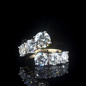 Exquise bague de fiançailles en diamant rond de 3,50 ct avec 6 diamants en or massif 10K 14K 18K cadeau pour elle - Product Image 4