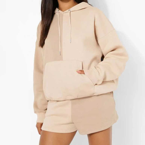 Nouvel arrivage : Ensemble sweat à capuche et short pour femme, 100 % coton, léger, impression de logo personnalisée rapide, couleur unie, fabrication OEM - Product Image 4