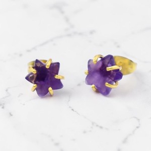 ต่างหูทองเหลืองรูปดาวหรูหราสำหรับผู้หญิง ประดับคริสตัลสีม่วงเซอร์คอน ชุบทอง งานฝังแบบหนามเตย เครื่องประดับแฟชั่น - Product Image 2