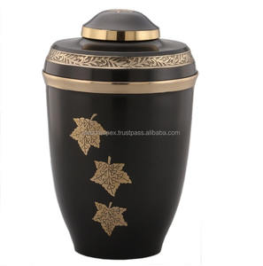 Urna de cremación de latón caliente y más vendida con jarrón de diseño de hojas para decoración de piedras graves - Product Image 3