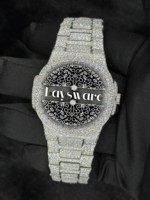 Montre analogique de luxe Hip Hop personnalisée avec diamants Moissanite VVS, cadran en verre, bracelet en acier inoxydable entièrement serti de pierres, unisexe
