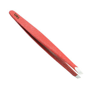 Pince à épiler pour sourcils UBI Red Squared Tip, en acier inoxydable, outil de précision durable pour l'épilation du visage - Product Image 3