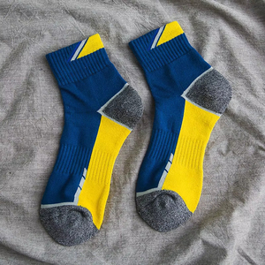 Chaussettes de sport personnalisées de haute qualité, modèle 2026, confortables et à séchage rapide, chaussettes de baseball décontractées avec faible MOQ, technique de tissage - Product Image 6