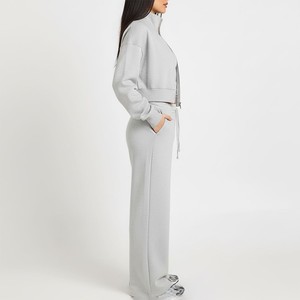 Conjunto Deportivo Personalizado para Mujer, Chaqueta Ligera y Pantalones Deportivos, Marca Privada, Fabricante de Ropa Deportiva al por Mayor - Product Image 3
