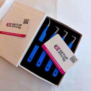 Pince à cils professionnelle en acier inoxydable avec manche bleu, pointe en fibre argentée, courbure à 90°, emballage personnalisé avec logo - Product Image 2