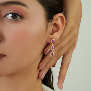 Pendientes Colgantes con Diseño Exquisito en Oro Amarillo K14 Sólido, con Rubí 100% Genuino y Halo de Diamantes en Forma de Lágrima, Joyería para Bodas - Product Image 6