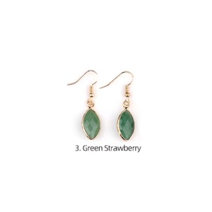 Pendientes de Labradorita con Forma de Marquesa - Pendientes de Gancho con Engaste en Plata de Ley 925 Chapada en Oro para Mujer, Regalo para Ella - Product Image 4