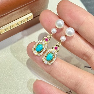 Boucles d'oreilles pendantes rétro en turquoise dégradé à double perle, bijoux en eau douce naturelle, tendance et élégante - Product Image 2