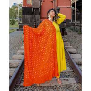 Conjunto de Traje de Mujer en Chifón de Rayón Amarillo - Talla XS - Product Image 4