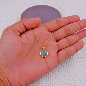 Collier pendentif superposé délicat en labradorite chatoyante, plaqué or 18 carats, style bohème minimaliste, bijoux artisanaux faits à la main R - Product Image 2