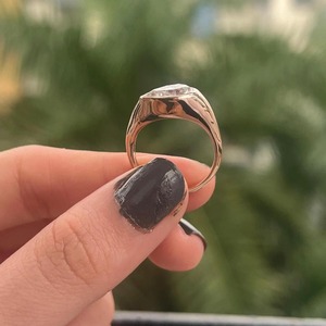 Bague en Moissanite Poire 2 Carats Est-Ouest / Bague de Mariage en Or Massif 14K Sertie Clos / Bague de Fiançailles Solitaire / Cadeau d'Anniversaire - Product Image 5